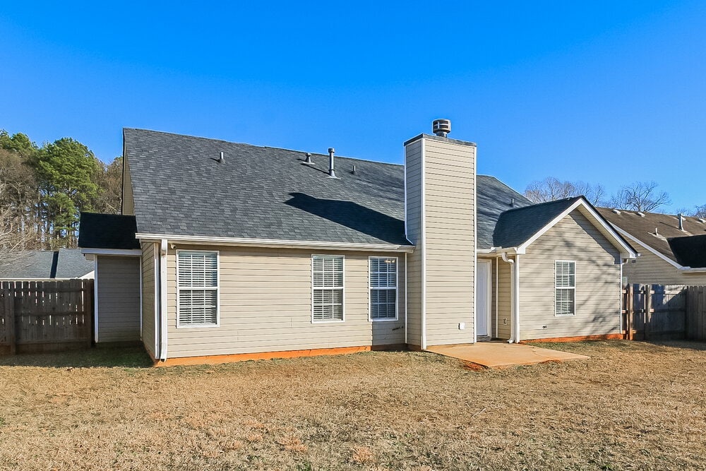 Building Photo - 608 Fieldcrest Dr