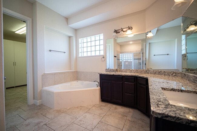 Building Photo - 5802 Caper Shores Ln