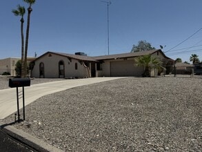 Building Photo - Centrally Located Home with Newer Energy E...