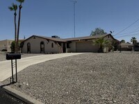 Building Photo - Centrally Located Home with Newer Energy E...