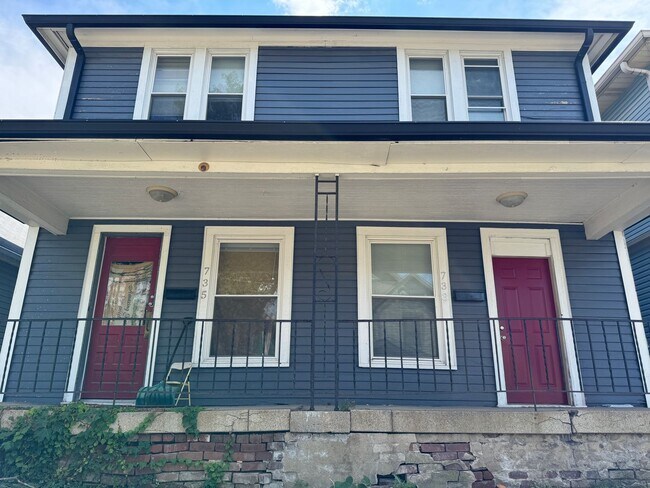 Building Photo - 735 Orange St