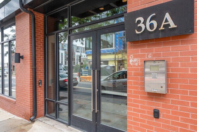 Building Photo - 36 A St