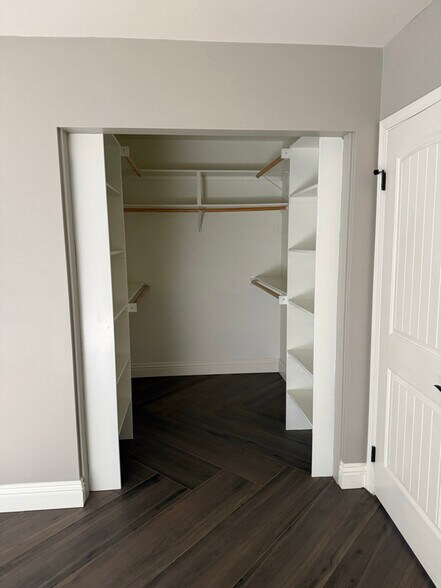 Building Photo - 40089 High St