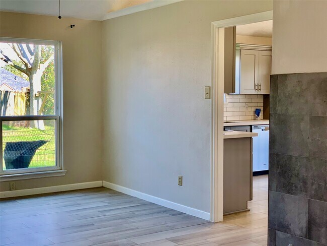 Building Photo - 2903 Bentley Ct