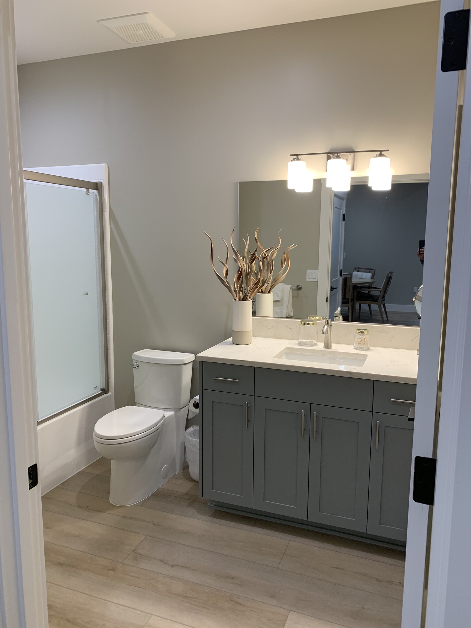 2nd Bathroom - 16600 Boones Ferry Rd