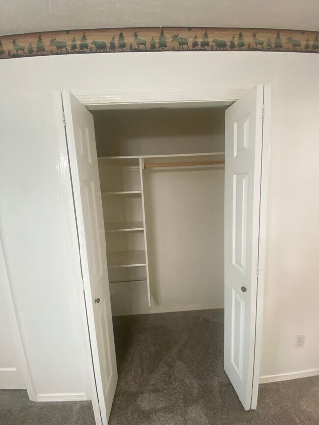 Building Photo - 3 Bed, 2 Bath,  Single Story, CUL-D-SAC Ho...
