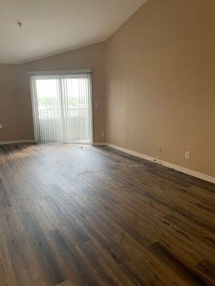 Building Photo - 2323 Feather Sound Dr