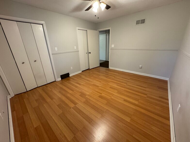Building Photo - 10211 Cedarbrooke Ln