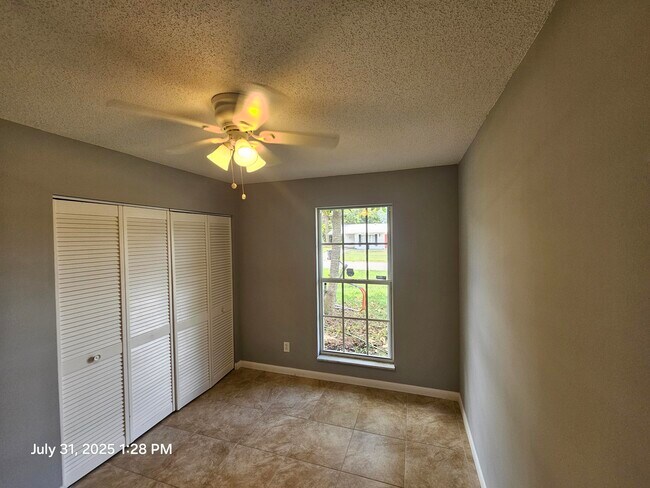 Building Photo - 329 NE Cullman Ct