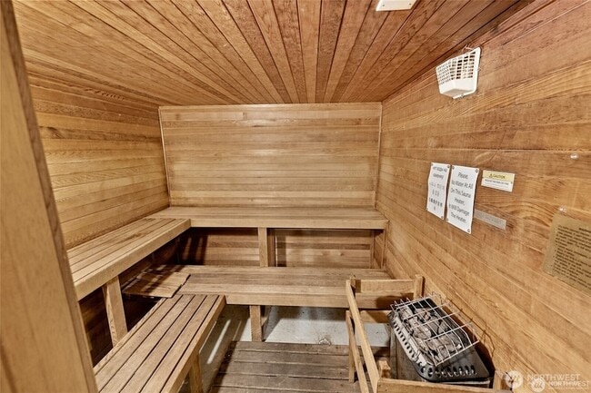 Building Photo - 33020 10th Ave SW