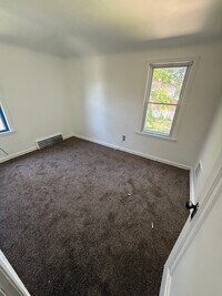 Building Photo - 4143 Outer Dr E