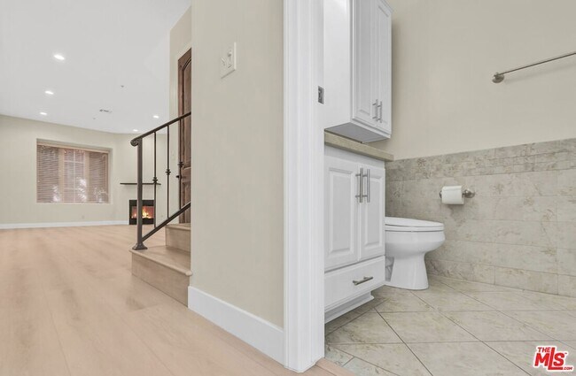 Building Photo - 3833 Huron Ave