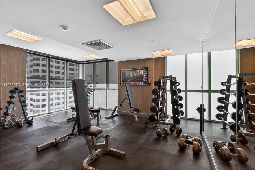 Fitness Center - 950 Brickell Bay Dr