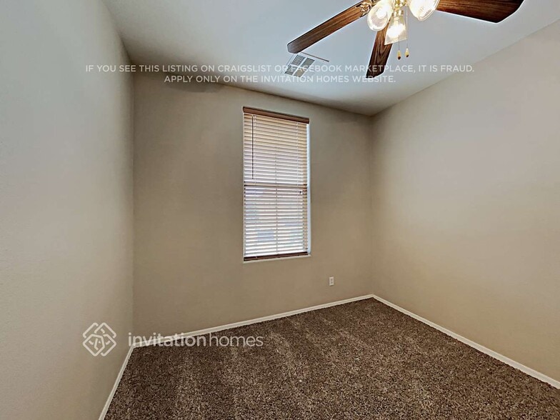 Building Photo - 4112 E Cherry Hills Dr