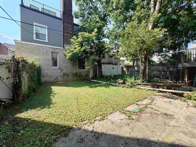 Building Photo - 209 Ogden Ave.