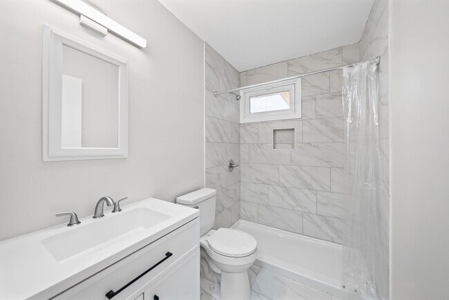 Building Photo - 135 Tandy Dr