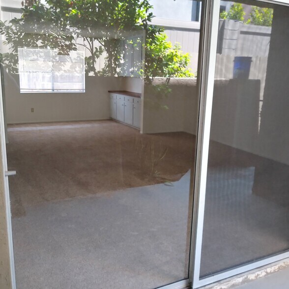 Building Photo - 2208 Gates Ave