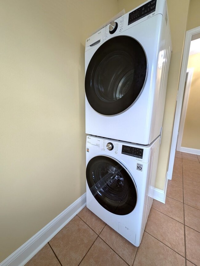 Building Photo - You won't find better!  2 Bed/1 Bath.  Dup...