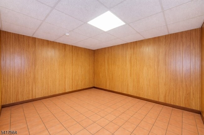 Building Photo - 154 Roseland Ave