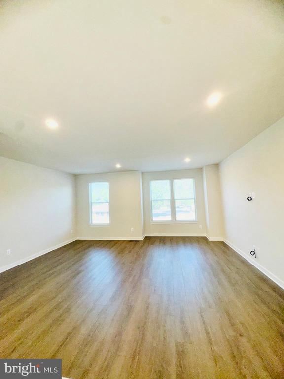 Building Photo - 1165 Herndon Pkwy