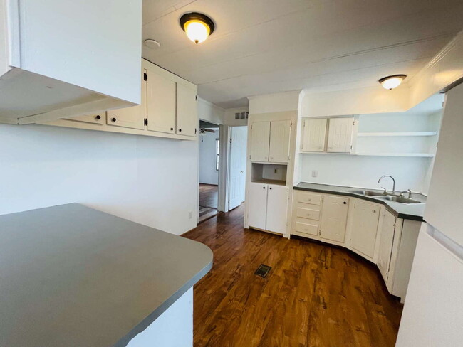 Building Photo - 3 BR, 2 BA doublewide in Pikeville school district