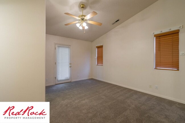 Building Photo - 3 Bed 2 Bath Home in Ivins with Views of Red Mountain