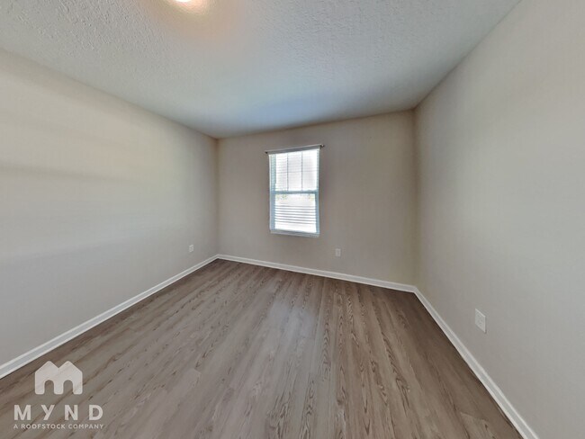 Building Photo - 758 Henley Ct