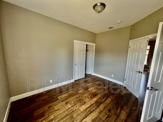 Building Photo - 1605 Paseo Flores Dr