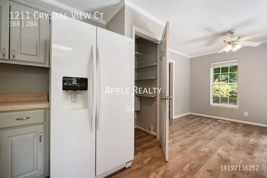 Building Photo - 1211 Crystal View Ct