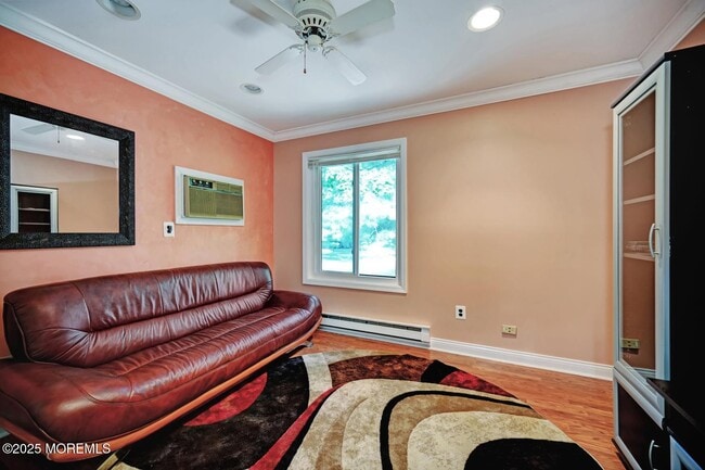 Building Photo - 236 Medford Ct