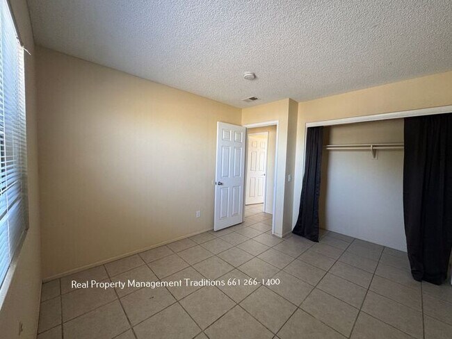 Building Photo - Cozy 3 Bed, 1 Bath