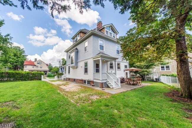 Building Photo - 294 Claremont Ave