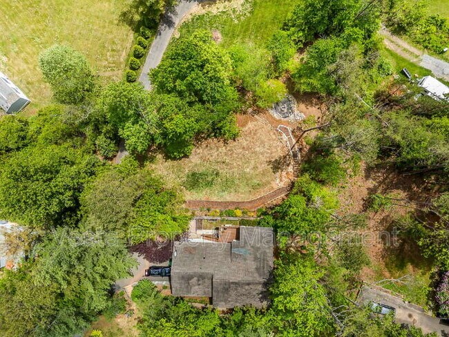 Building Photo - 857 Reems Creek Rd