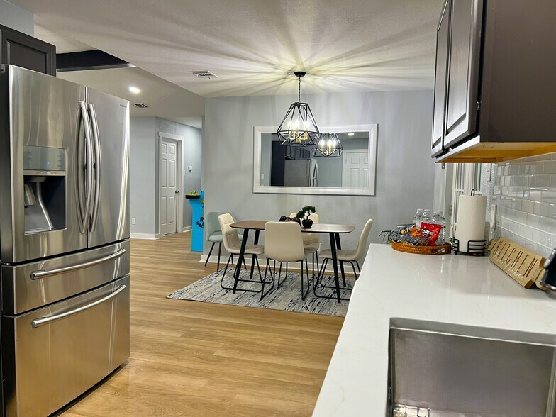 Shared space - 320 Applewood Ln