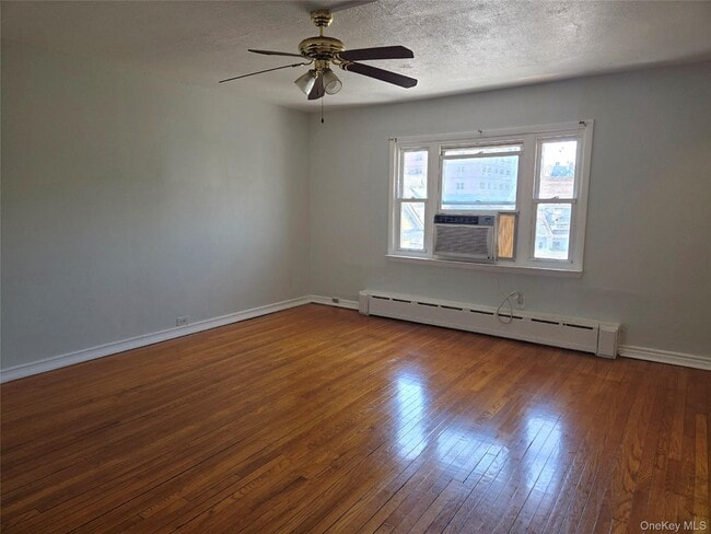 Building Photo - 139 Sickles Ave