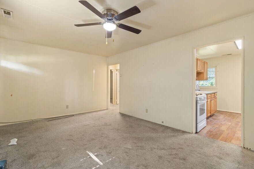 Building Photo - 1110 Huber Ave