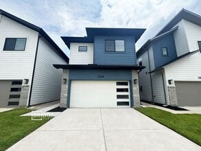 Building Photo - 33146 Oak Hts Pl