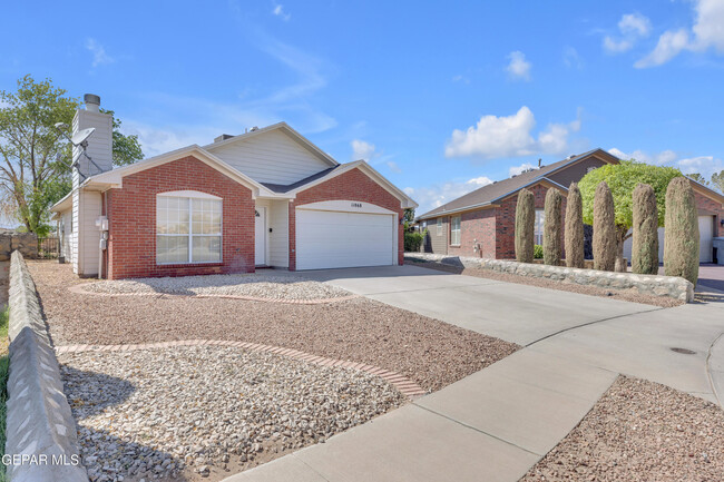 Building Photo - 11868 Oak Crossing Dr