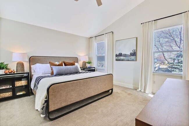 Building Photo - 14498 W Sedona Dr