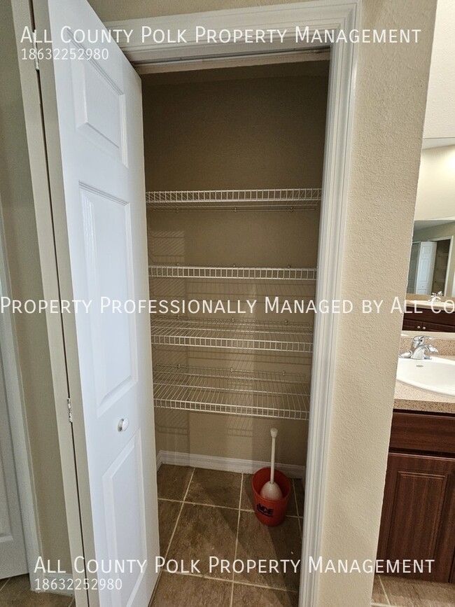 Building Photo - Show Stopper! 3/2 Grasslands Condo for Rent