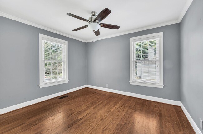 Building Photo - 5040 Stillwood Dr