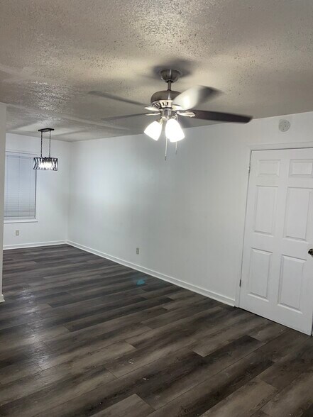 Building Photo - 4063 Tara Dr