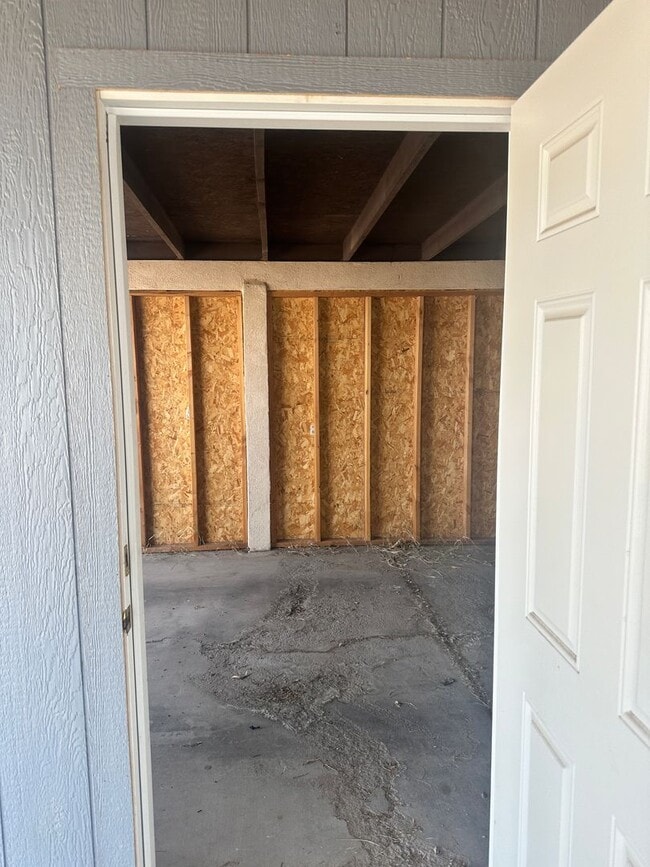 Building Photo - 4 bedroom Rental