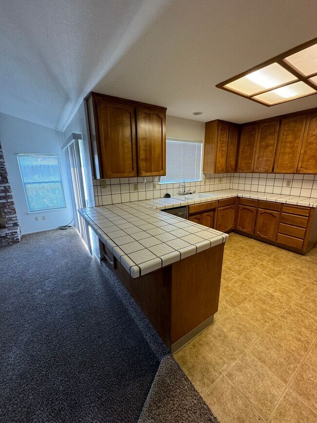 Building Photo - 1042 Awani Dr