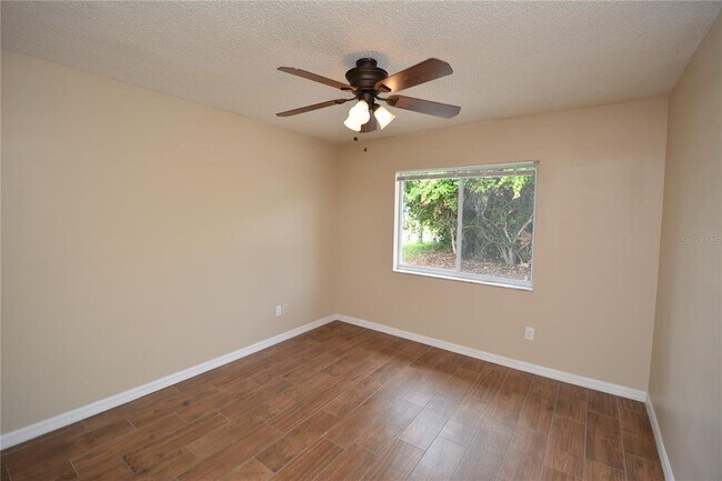 Building Photo - 30 Farmsworth Dr