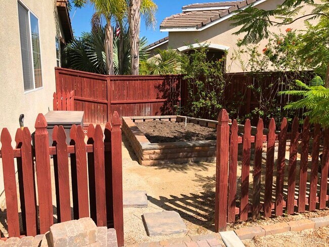 Building Photo - 24829 River Oak Ct