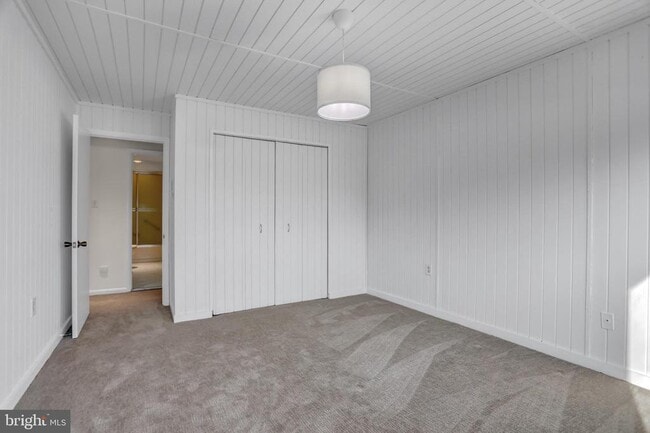 Building Photo - 2 Coldwater Ct