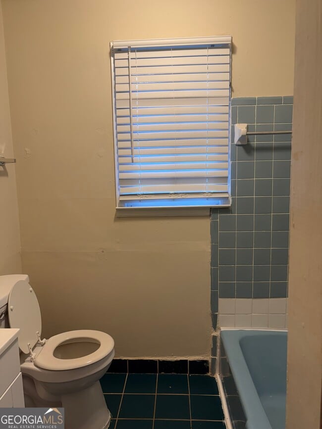 Building Photo - 1379 Wills Pl