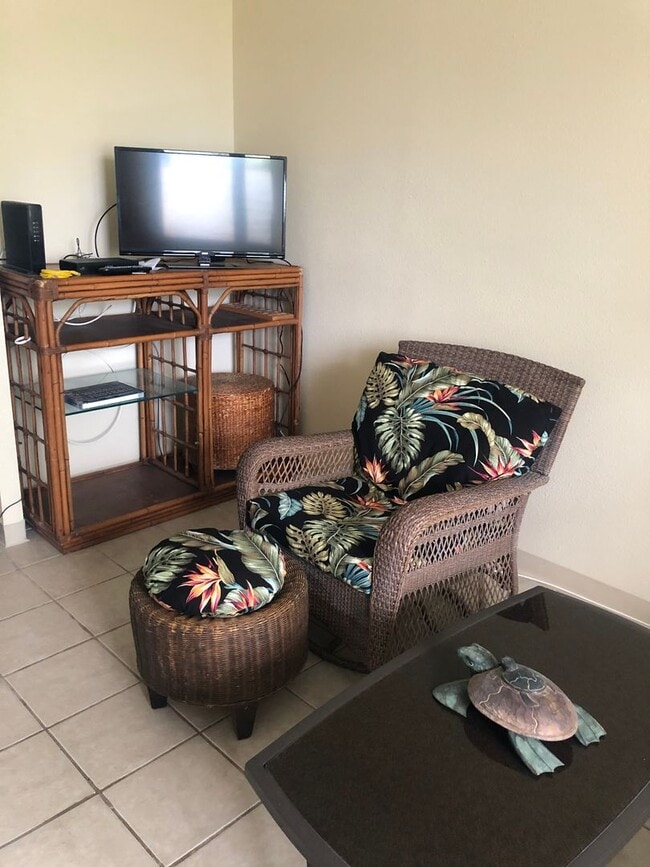 Building Photo - makaha beach cabanas