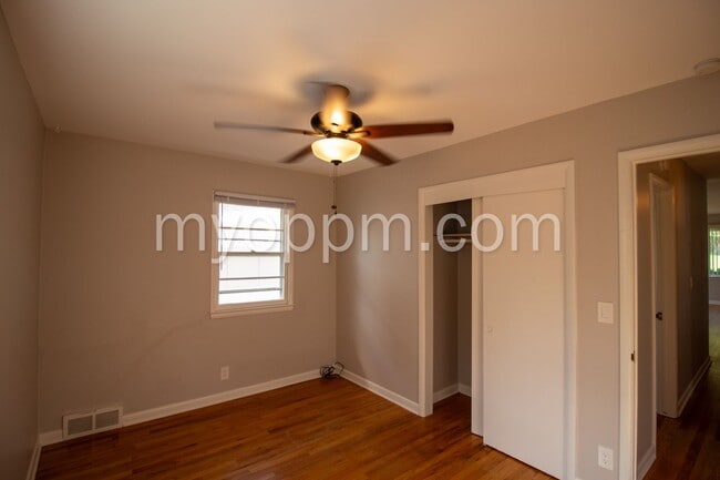 Building Photo - Spacious 4 Bed 2 Bath Home!